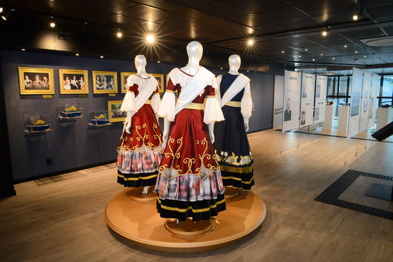 Fotos, coleções e os vestidos das soberanas