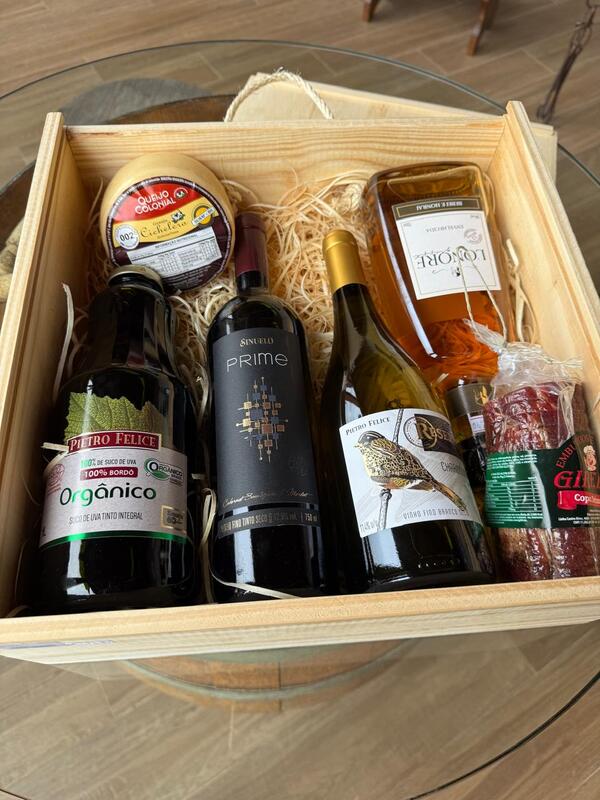 Produto Box de Vinhos 1 da loja Empório di Amélia