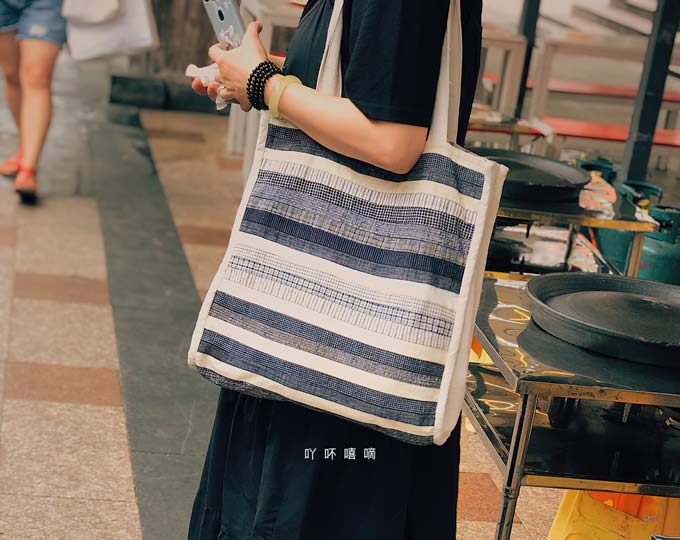 ABUXIDI
Shoulder bag with parchwork and grey fabric