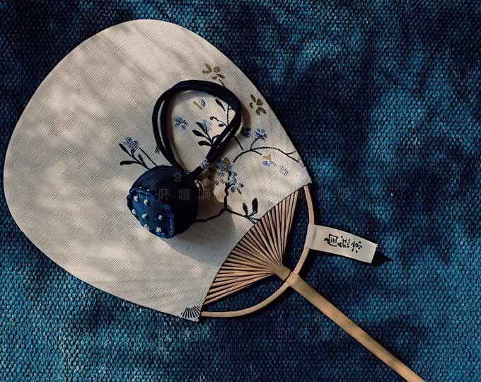 ABUXIDI
Plant blue dyeing, Indigo, Hand woven Sachet with Chinese herbal medicine