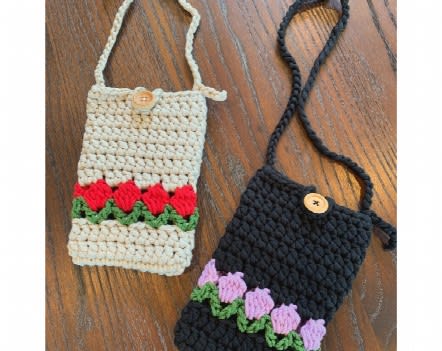 Tulip crochet crossbody phone bag