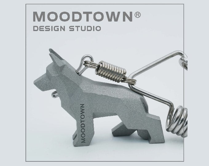 MOODTOWN Handcrafted Stainless Steel GERMAN SHEPHERD DOG Keychain Gift for men and women Car Keyring hanging accessory