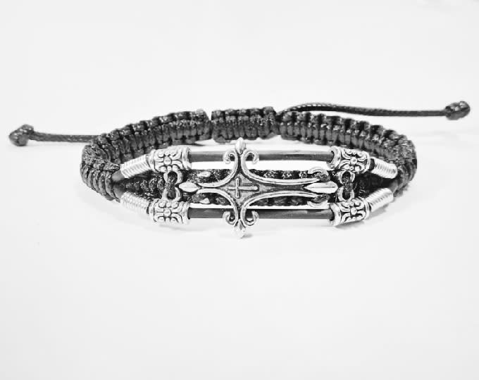 Handmade bracelet. Cross 3