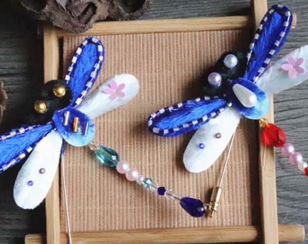 Butterfly headdress brooch, Yangzhou velvet flower
