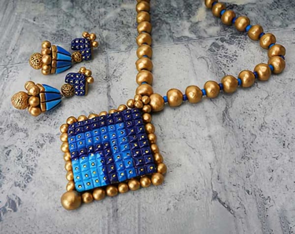 Graceful Ethnic Blue Diamond Shape Terracotta Set
