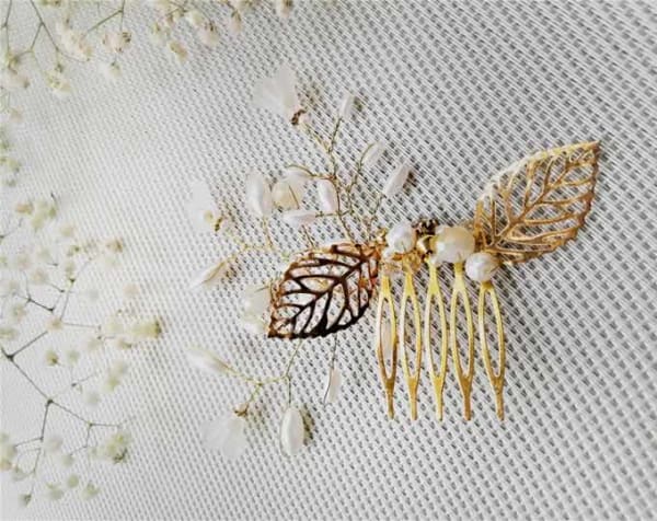 Marguerite hair comb