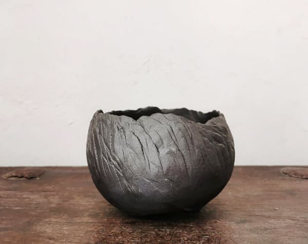 GENYU Carved Mountain pottery black flower ware fruit bowl