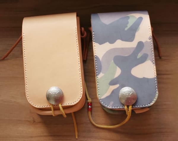 Hand-made cell phone bag，vegetable tanned leather
size:18cm*10cm*5cm