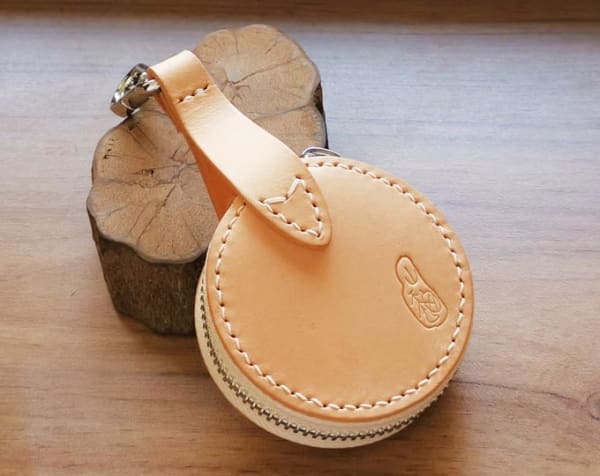 Hand-made change box,trinket box,vegetable tanned 
size:7cm*2.5cm*16cm