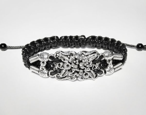 Handmade bracelet. Flowers