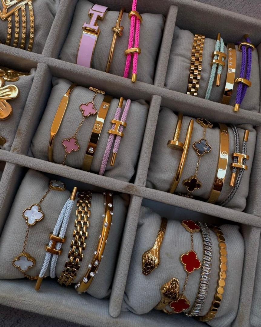 Bracelets et gommettes