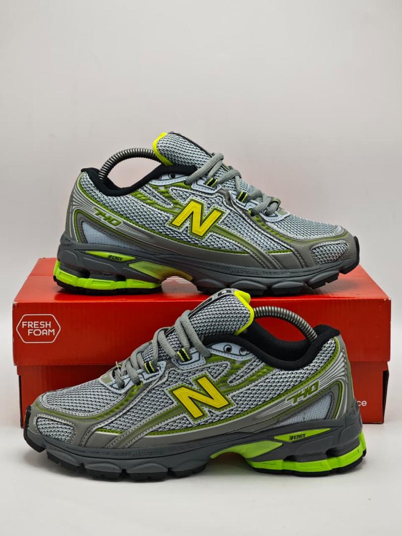 New Balance 740