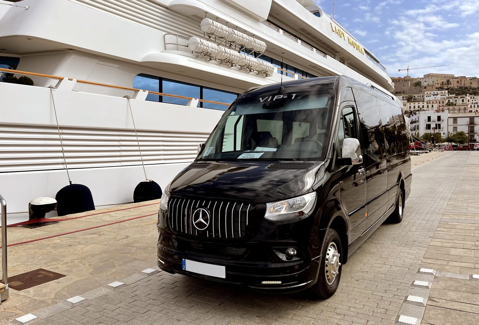 Mercedes Benz Minibus