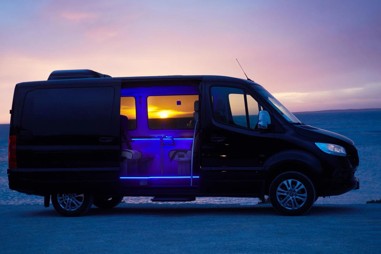 Mercedes Benz Minibus