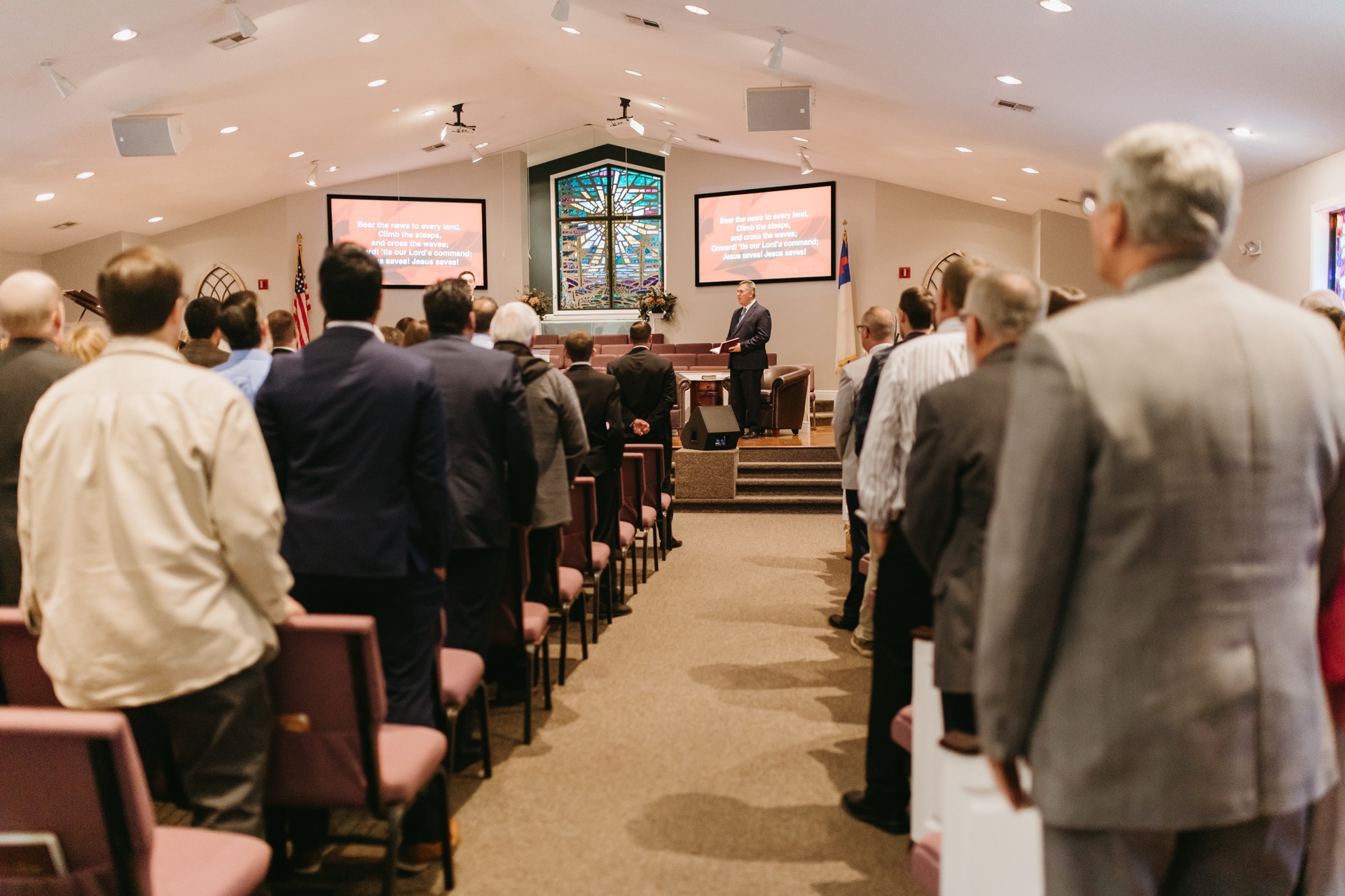 Wide congregation worship