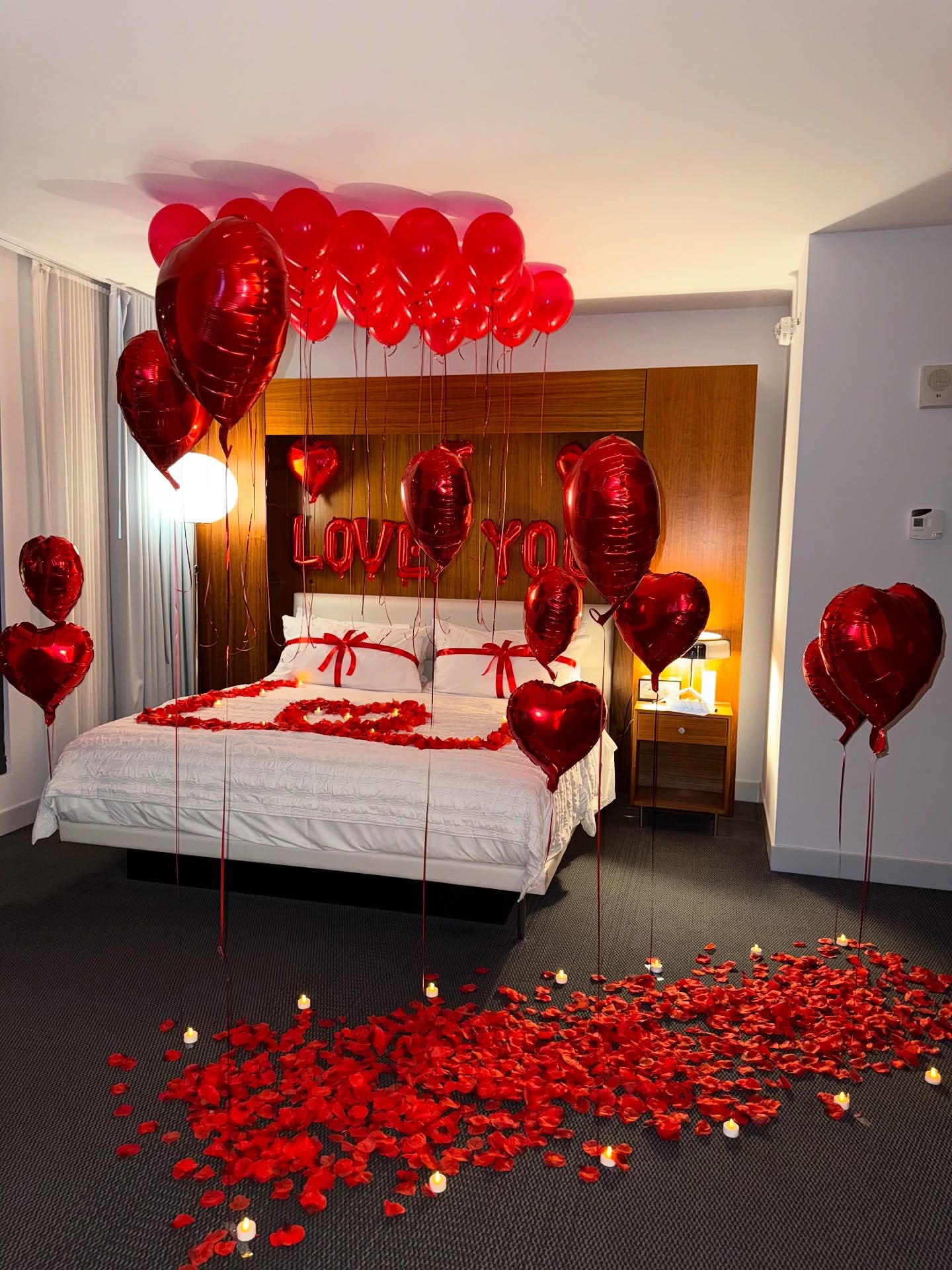 Proposal balloon decoration in Lahore