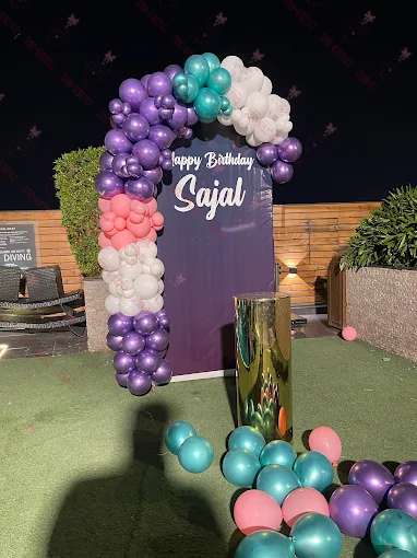 Artist Painter Balloon Event Decor Lahore