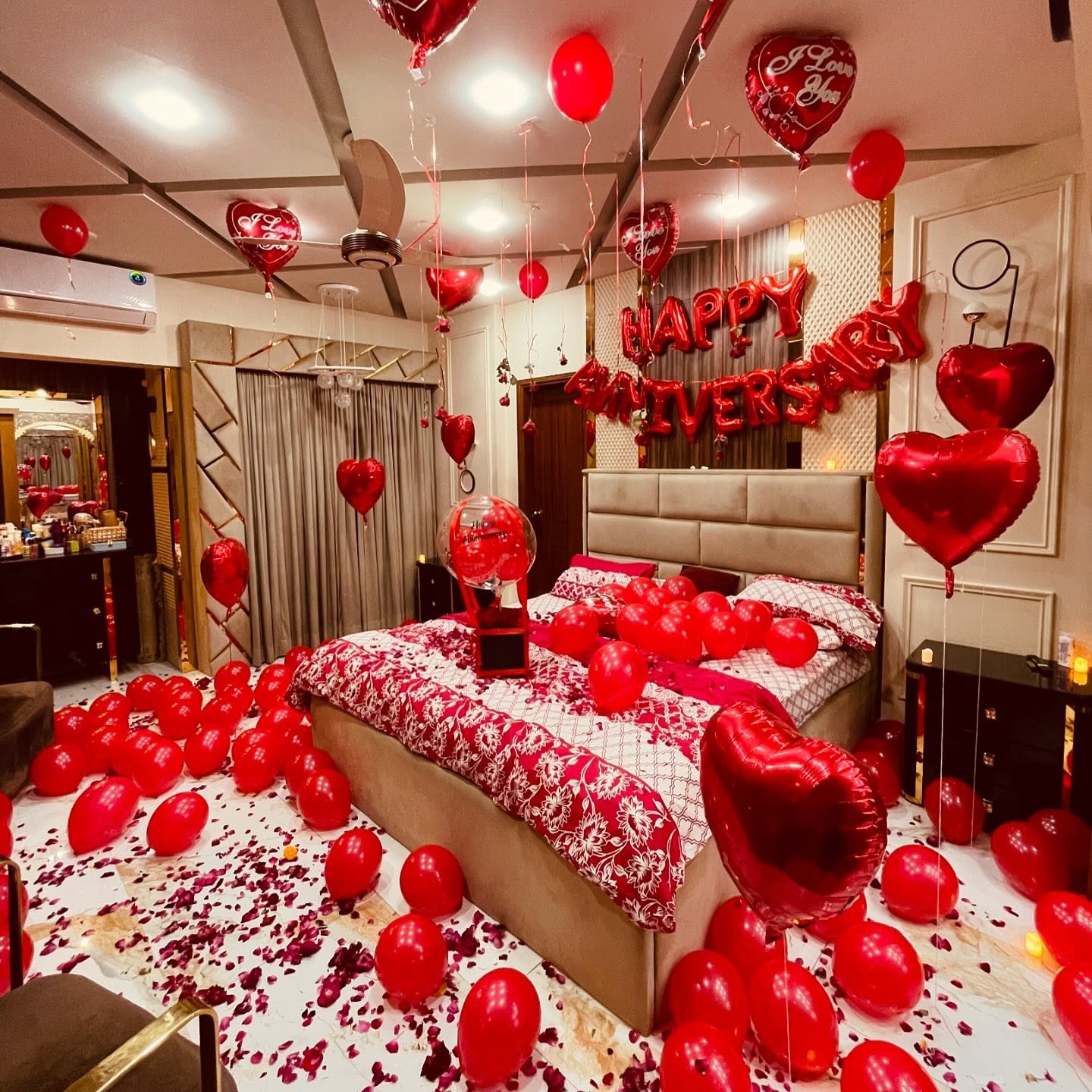 Anniversary balloon room decoration in Lahore
