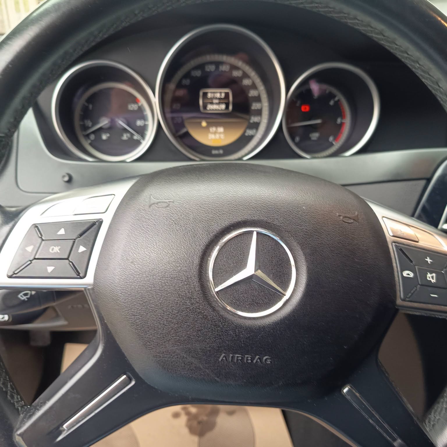Mercedes-Benz C 200 — miniatura 8