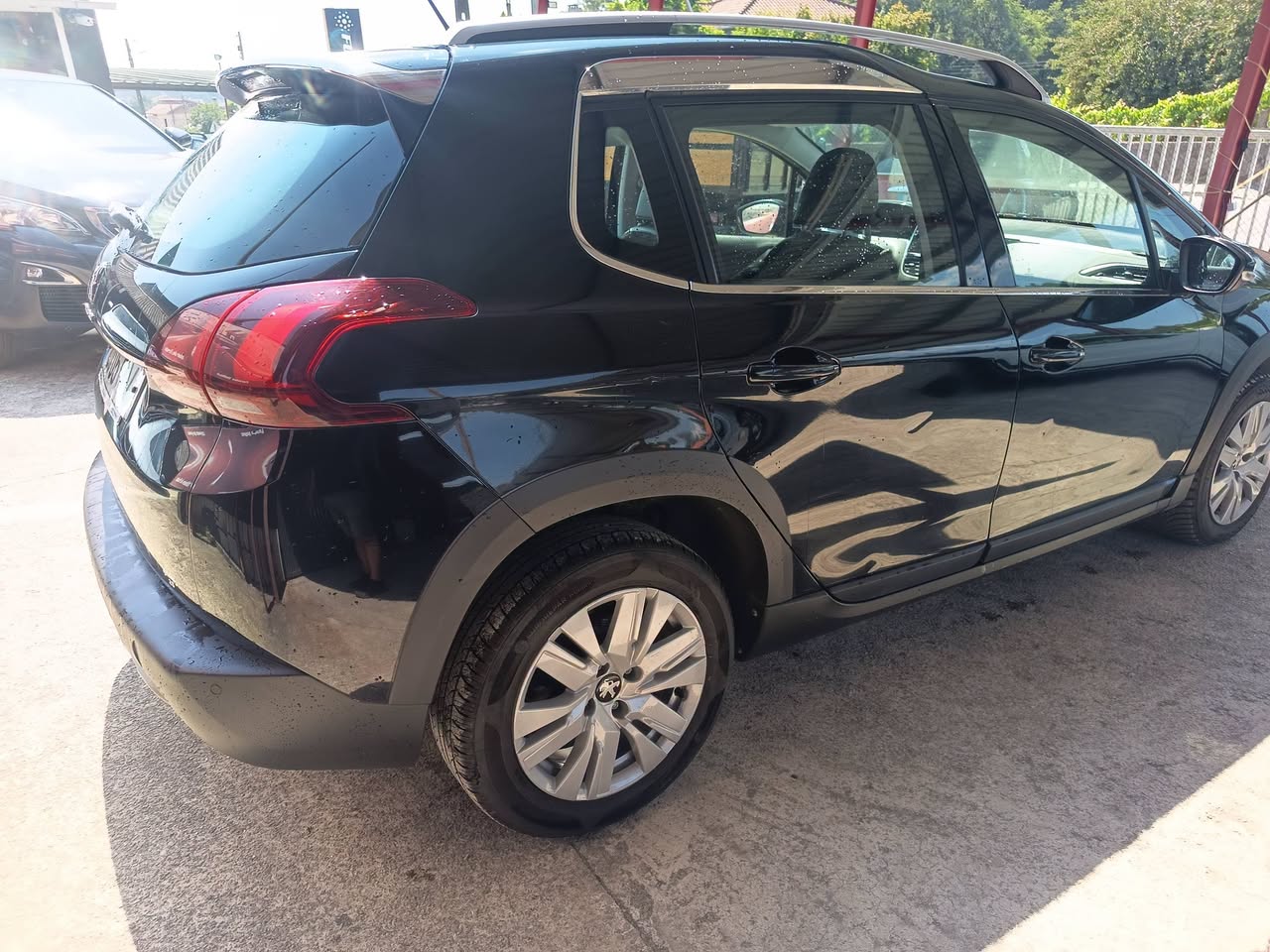 Peugeot 2008 — miniatura 5