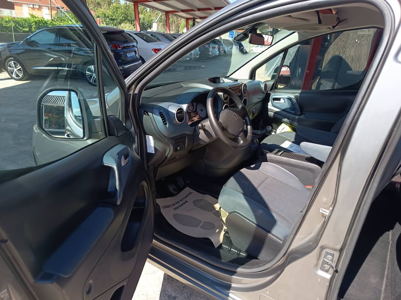 Peugeot Partner — miniatura 5