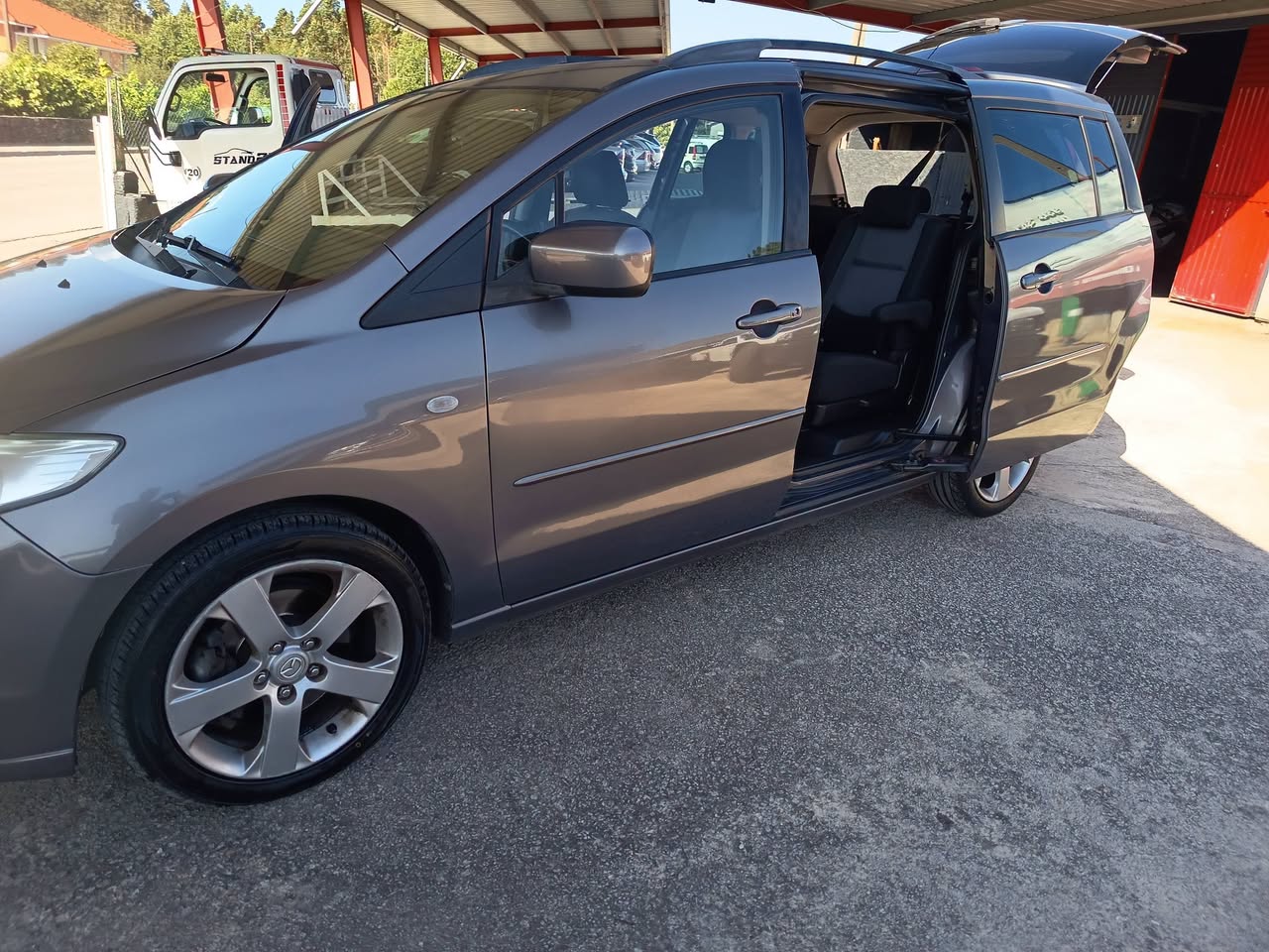 Mazda 5 — miniatura 2