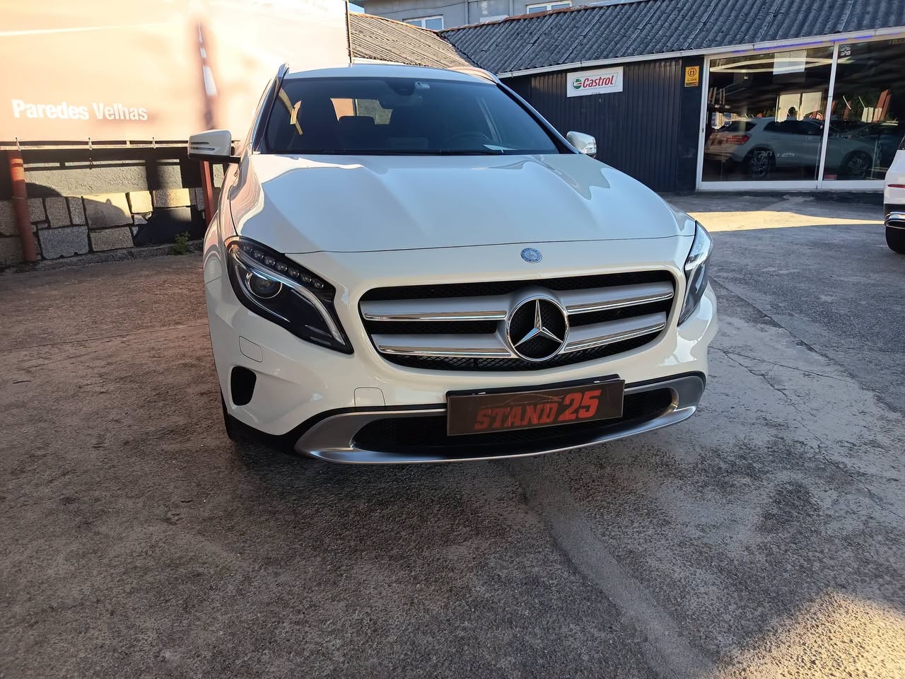 Mercedes-Benz GLA 200d Business Executivo 2016 usado — fotografia 1 de 5