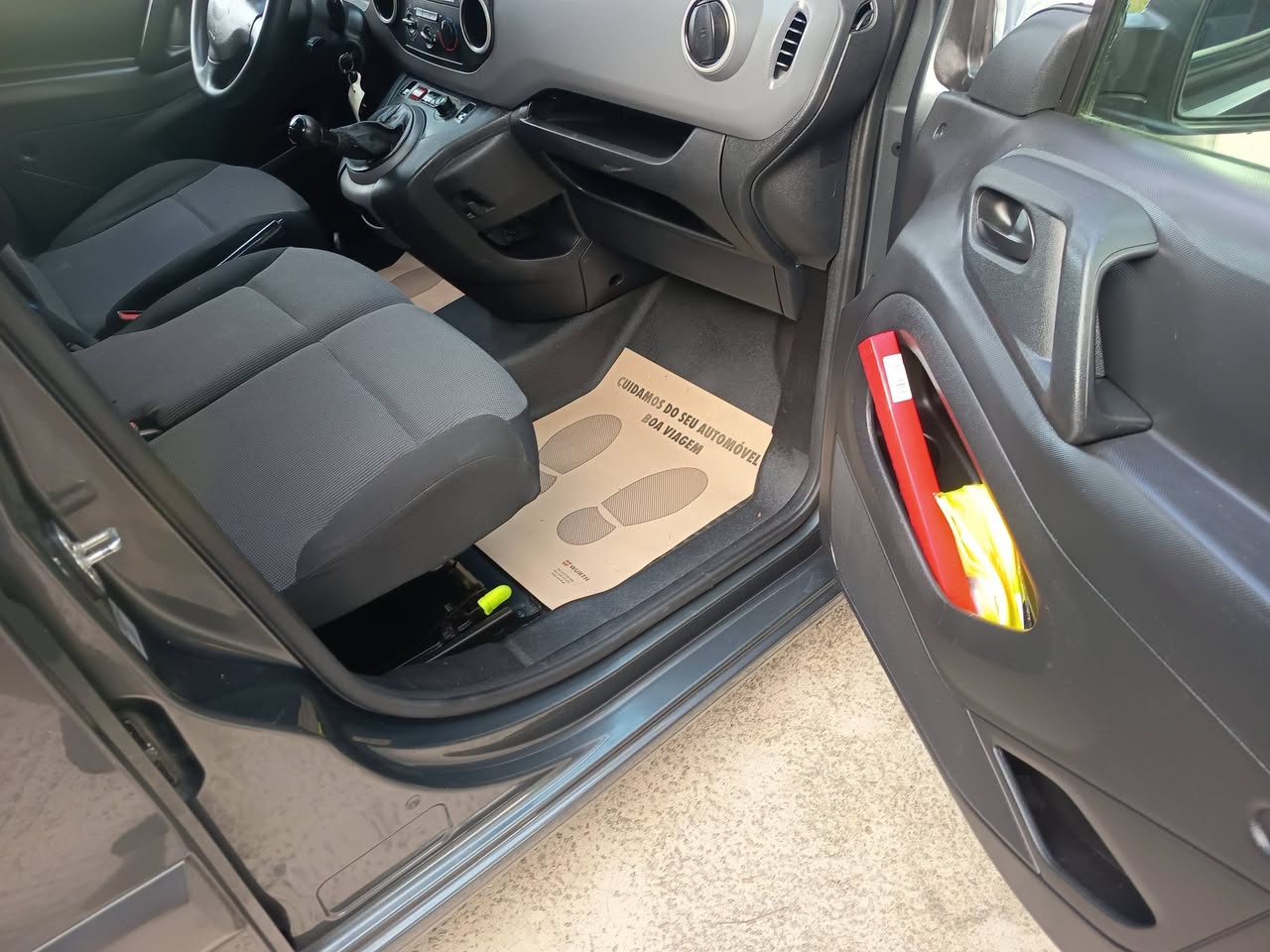 Peugeot Partner — miniatura 5