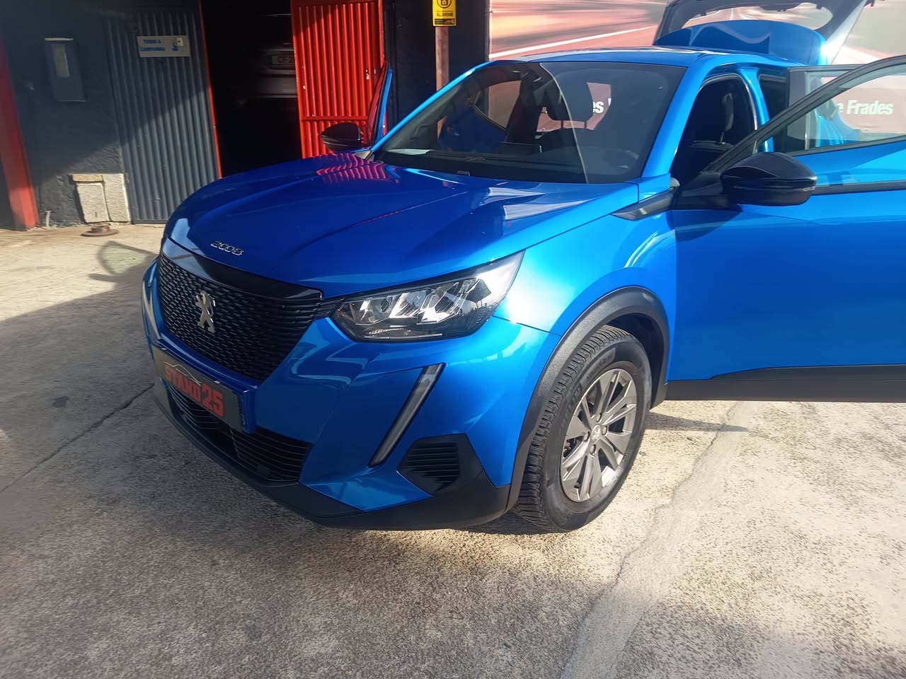 Peugeot 2008 — miniatura 3