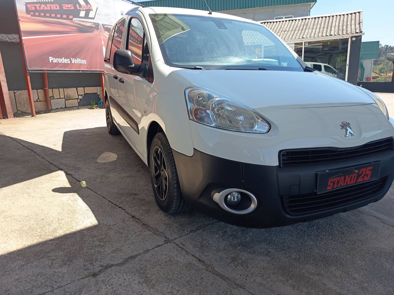 Peugeot Partner HDI L1 Pach CD Clim 2015 usado — fotografia 1 de 5