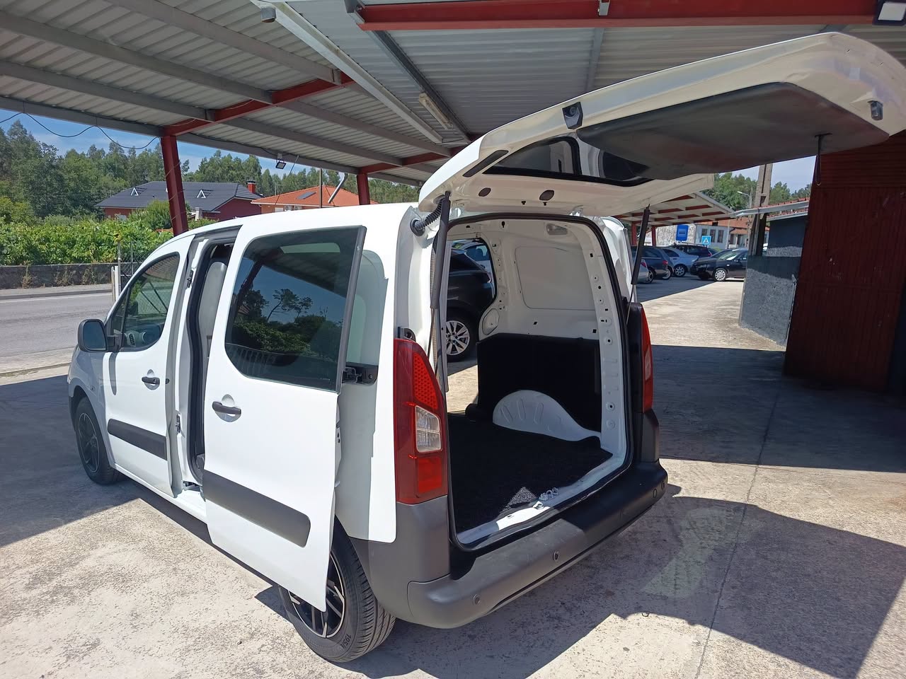 Peugeot Partner — miniatura 5