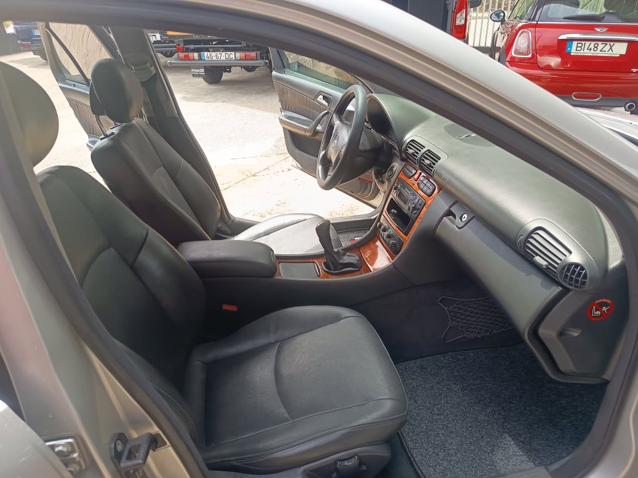 Mercedes Benz C200 — miniatura 5