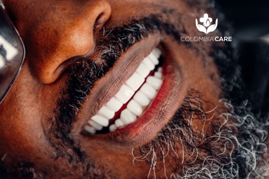 Porcelain veneers matched to a natural tooth shade, Colombia Care Dental, Medellín