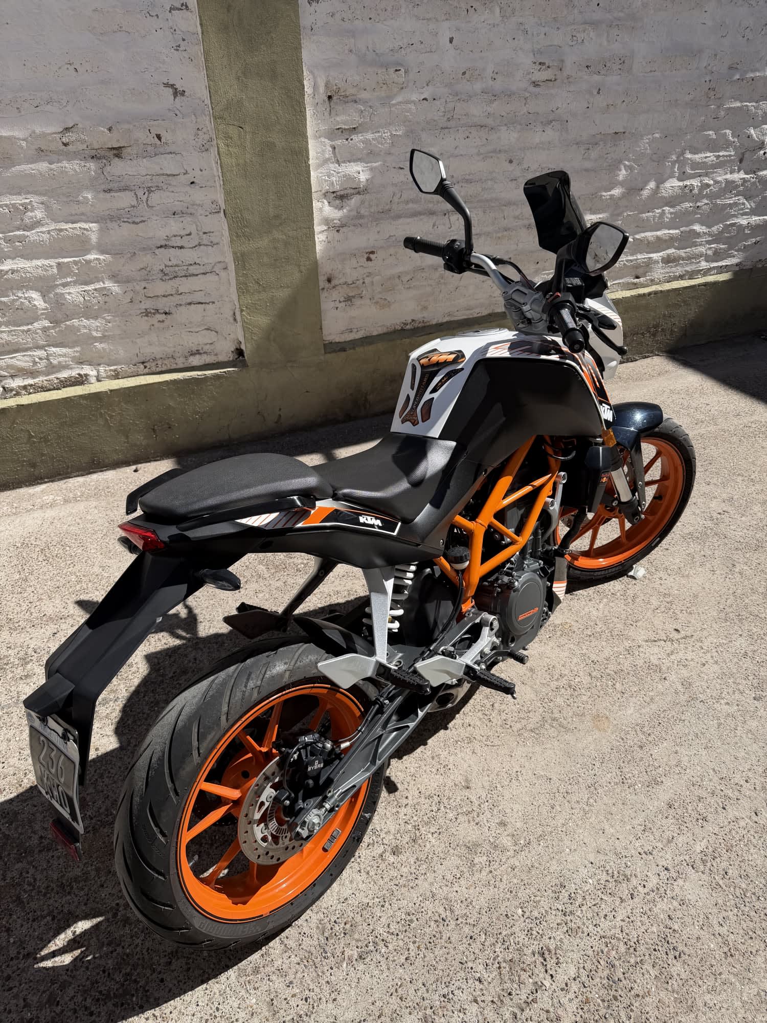 Duke 390 - Miniatura 3