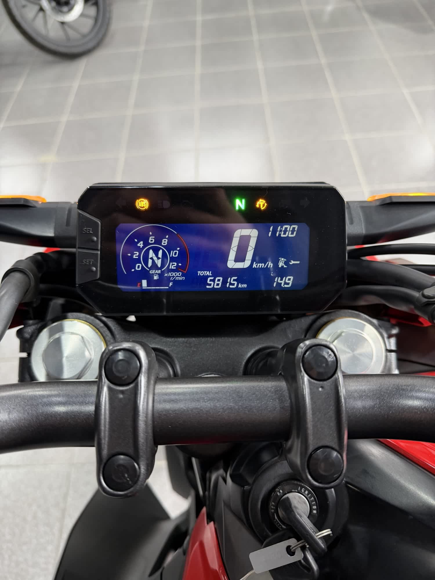 CB 300 - Miniatura 5