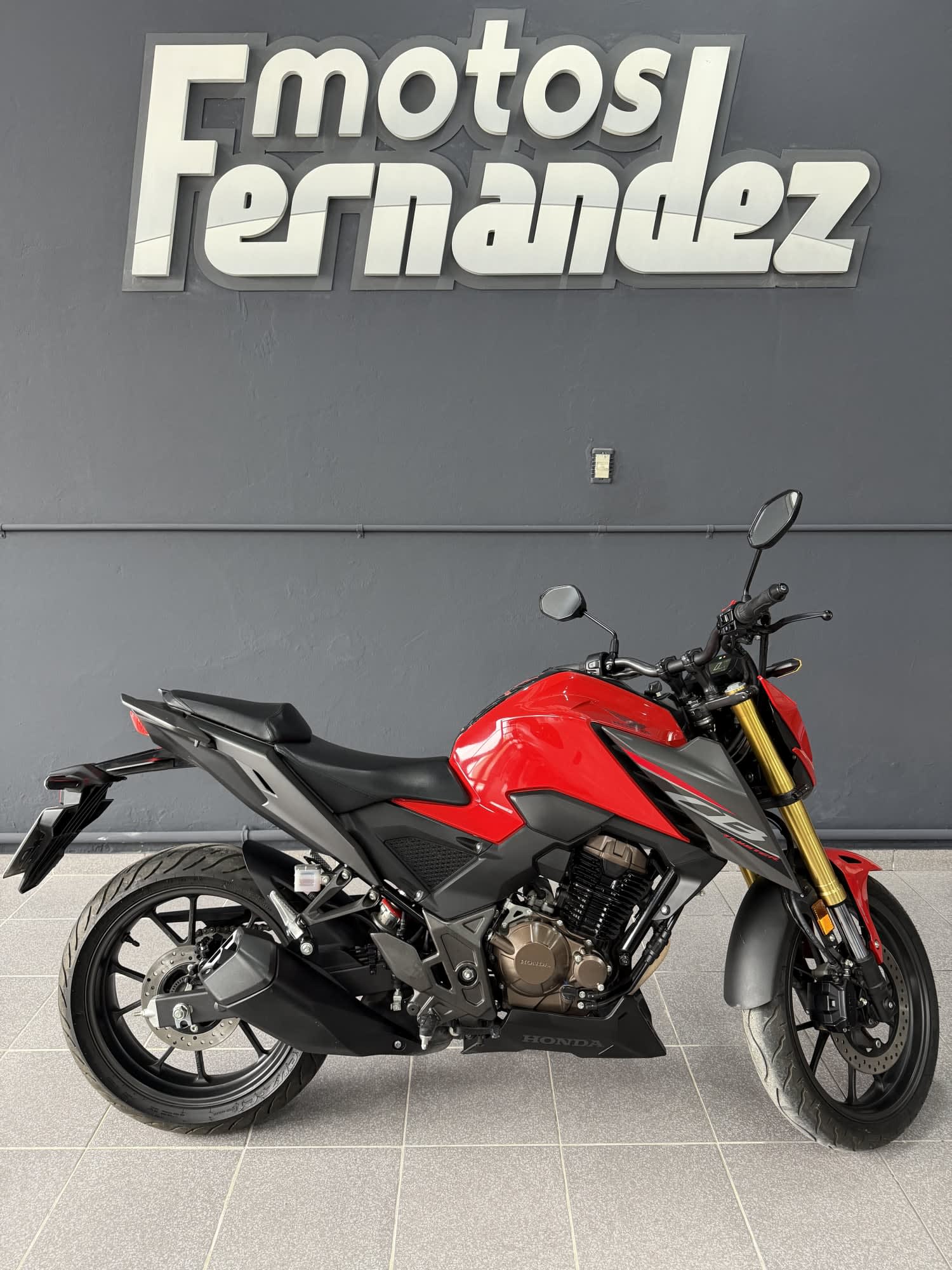 CB 300 - Miniatura 2