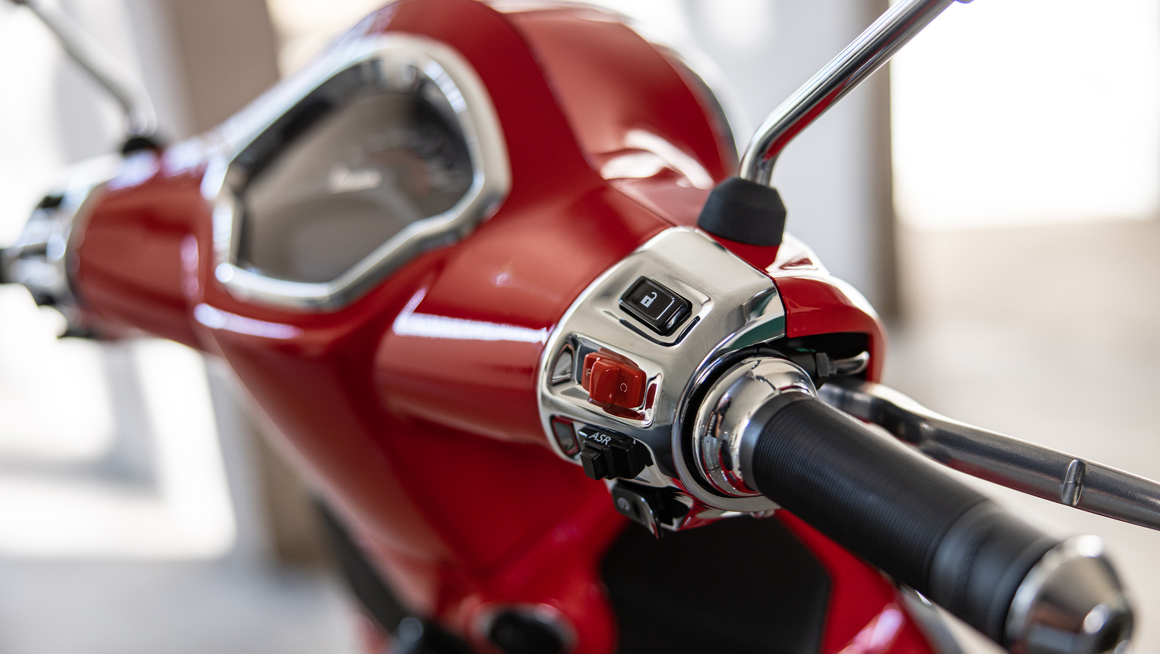 Vespa GTS 300 - Thumbnail 6