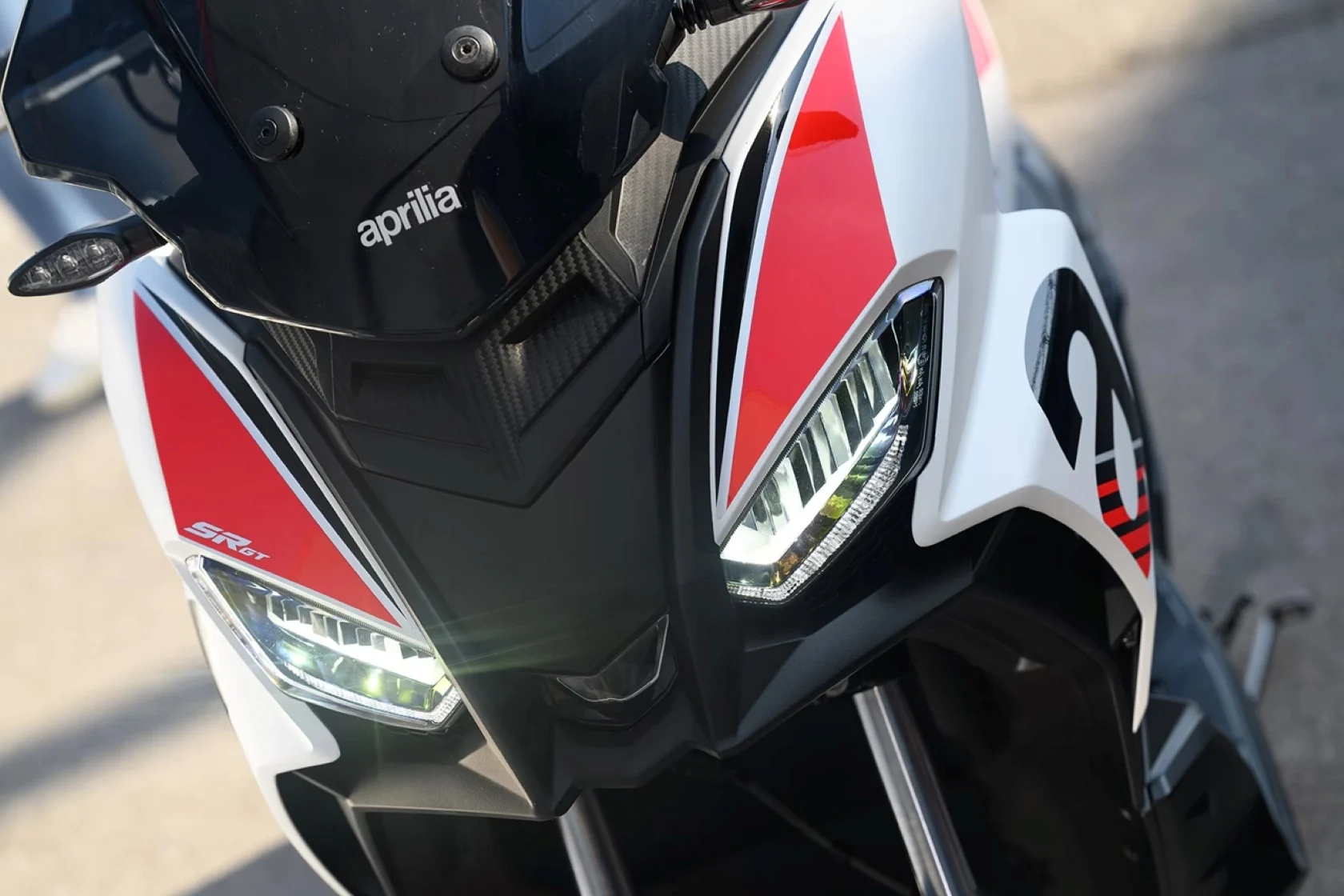 Aprilia SR GT 200 Sport frontal