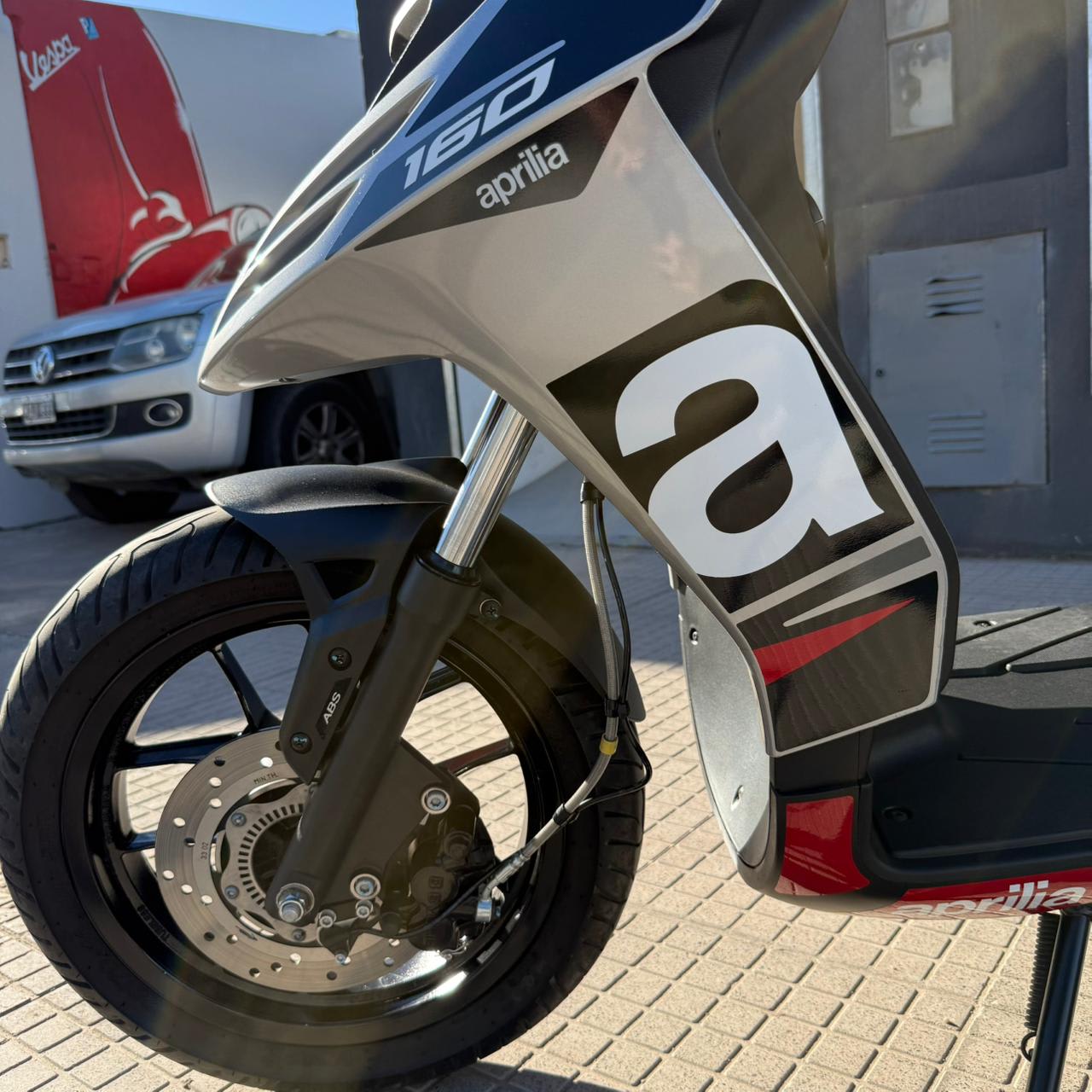 Aprilia SR 160 Gris - Thumbnail 5