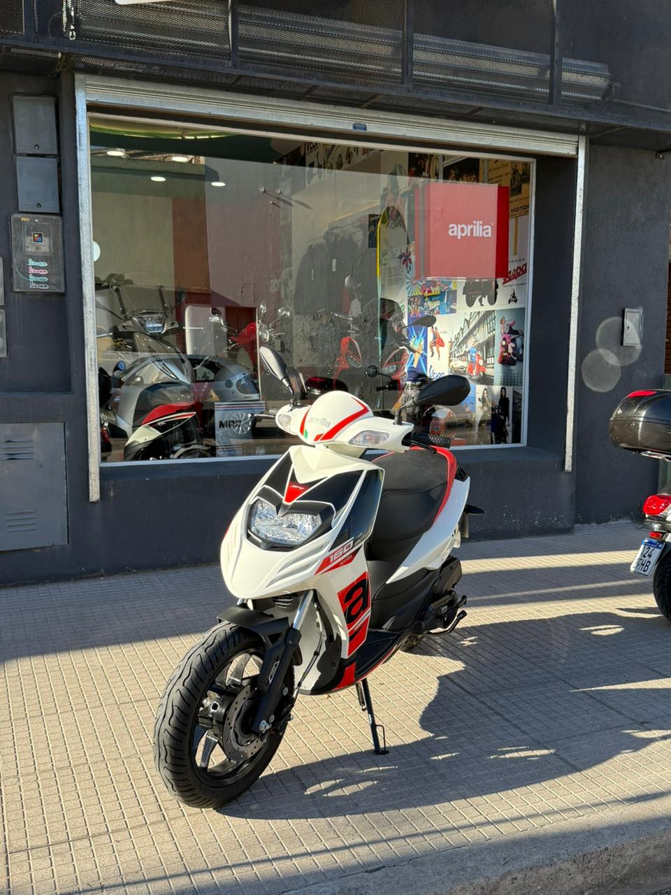 Aprilia SR 160 - Thumbnail 7