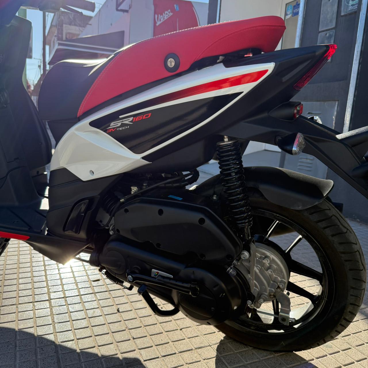 Aprilia SR 160 - Thumbnail 9