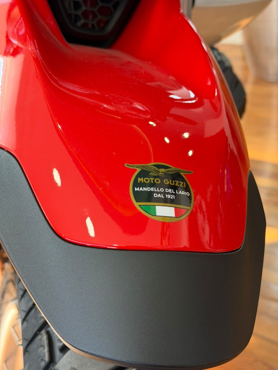 Moto Guzzi V85 TT - Thumbnail 6