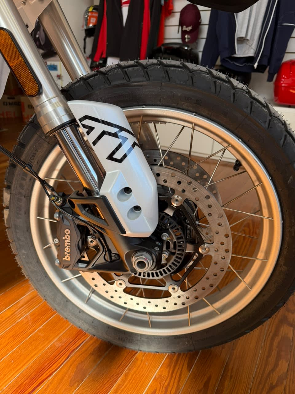 Moto Guzzi V85 TT - Thumbnail 14
