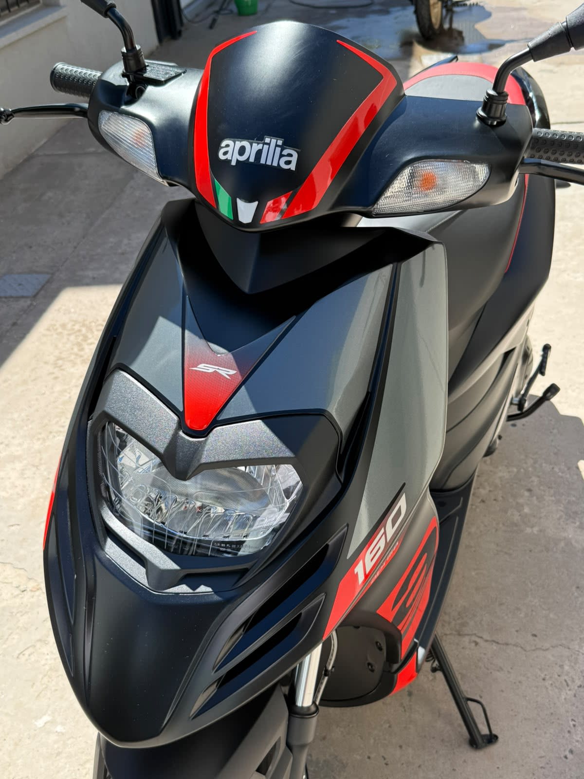 Aprilia SR 160 Black - Thumbnail 7