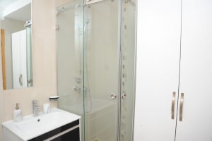 Appartement de 100 m² avec 2 chambres à louer – Ziraoui, Casablanca