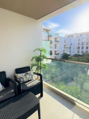 Appartement meublé de 108 m² à louer à Souissi, Rabat, résidence avec piscine et salle de sport