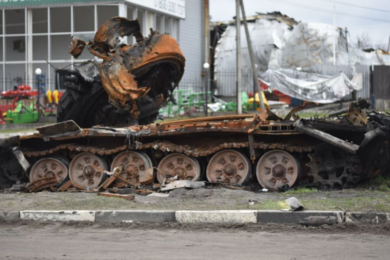 Escalating Tensions: US and Iran's Dangerous Dance on the Brink of Ceasefire Collapse