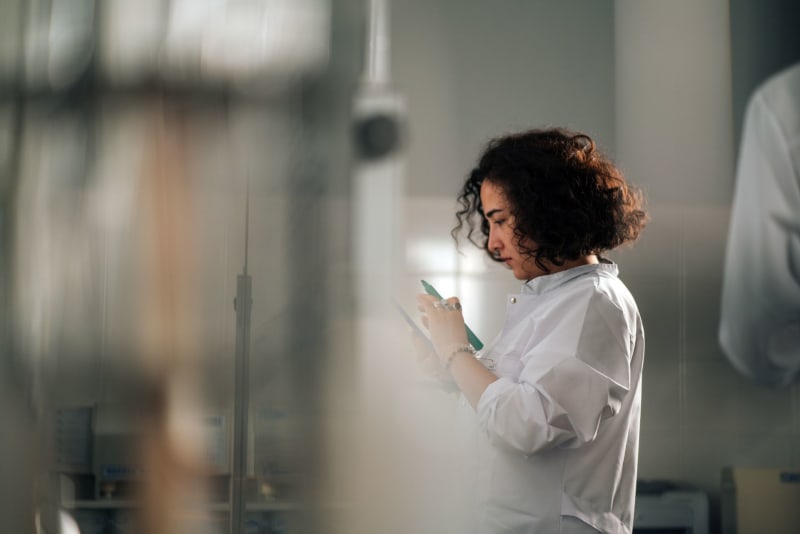 Revolutionary Triple-Agonist Retatrutide Achieves Unprecedented Weight Loss, Rivaling Bariatric Surgery Outcomes