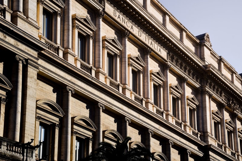 Federal Reserve Holds Rates Steady Amidst Inflationary Pressures and Economic Uncertainty