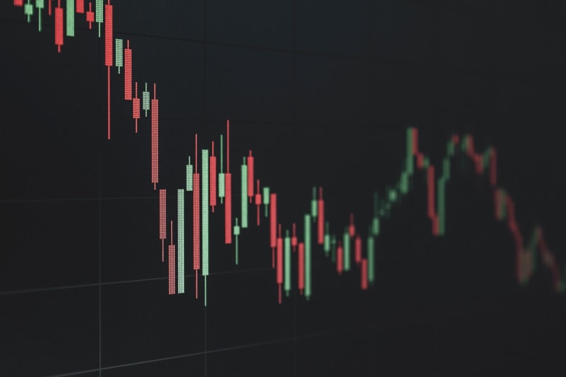 Fed's Inflation Battle Intensifies: Warsh Signals Zero Tolerance Amidst Policy Uncertainty